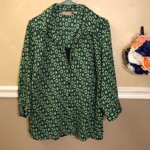 NWOT Kim Rogers crinkle diamond print button top